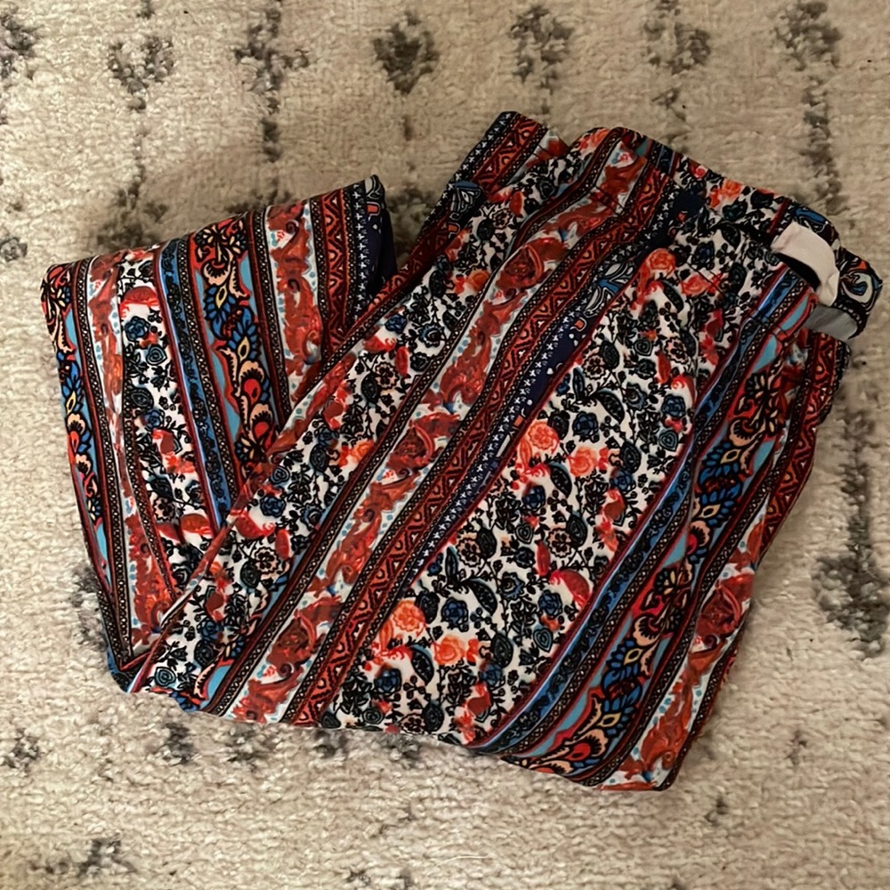 Women’s bell bottom hippie style leggings